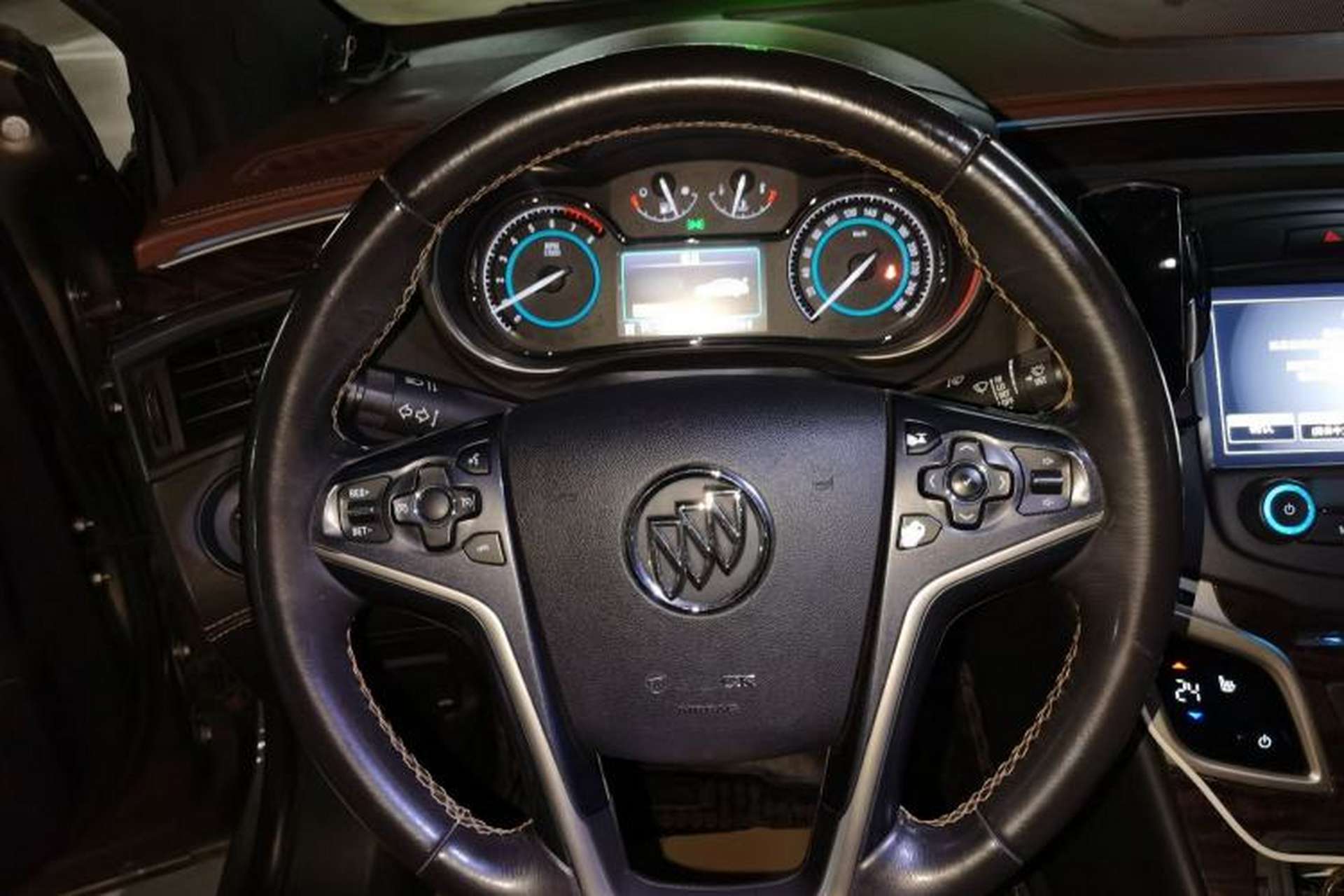 Used Buick LaCrosse 2014 2.0T SIDI Elite Tech Version Steering Wheel