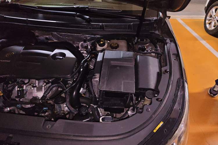 Used Buick LaCrosse 2014 2.0T SIDI Smart Luxury Flagship Edition Engine Bay Left