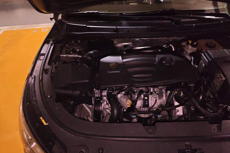 Used Buick LaCrosse 2014 2.0T SIDI Smart Luxury Flagship Edition Engine Bay Right
