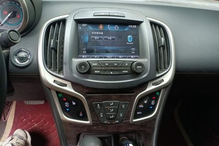 Used Buick LaCrosse 2014 2.0T SIDI Elite Tech Version Audio And AC Panel