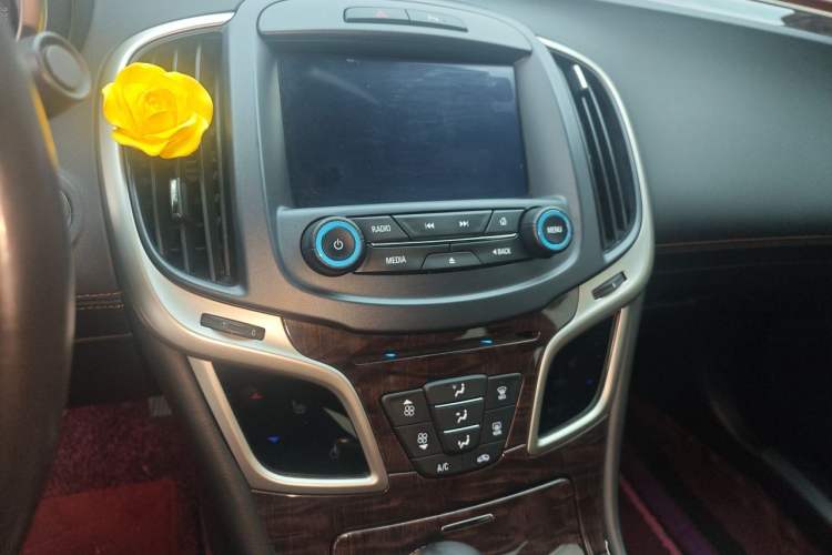 Used Buick LaCrosse 2014 2.0T SIDI Elite Tech Version Audio And AC Panel