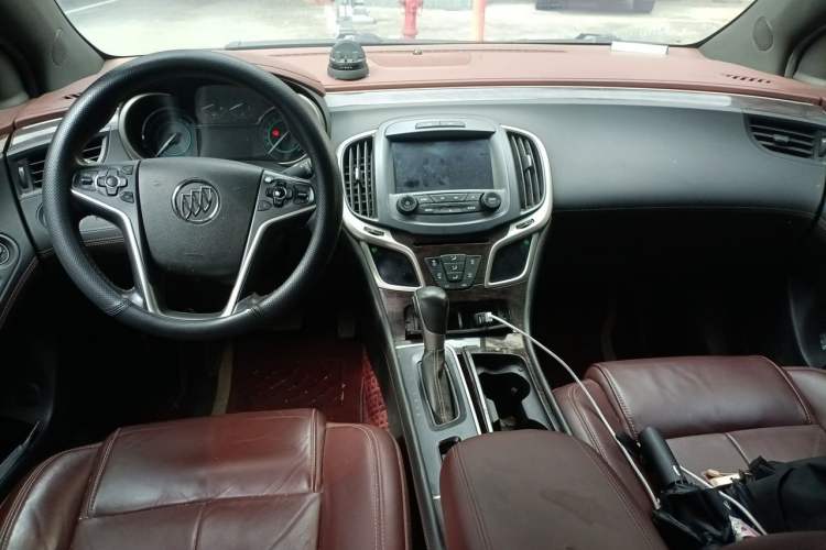 Used Buick LaCrosse 2014 2.0T SIDI Elite Tech Version Center Console