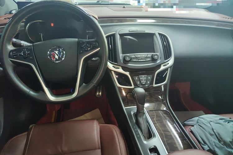 Used Buick LaCrosse 2014 2.0T SIDI Elite Tech Version Center Console