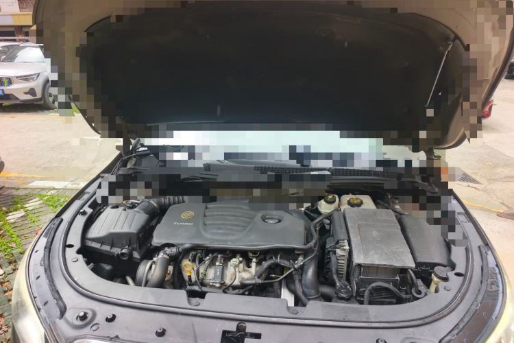Used Buick LaCrosse 2014 2.0T SIDI Elite Tech Version Engine Bay
