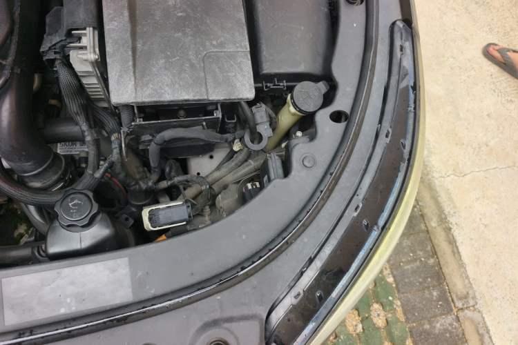 Used Buick LaCrosse 2014 2.0T SIDI Elite Tech Version Engine Bay Left