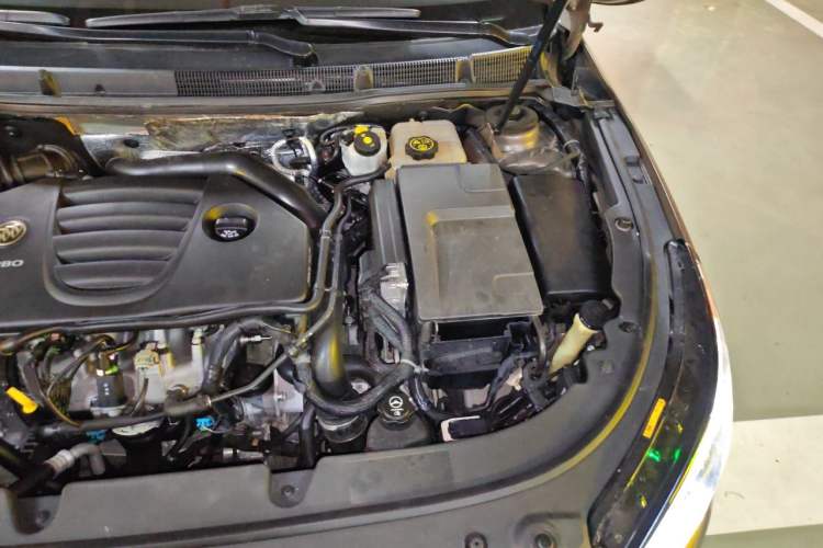 Used Buick LaCrosse 2014 2.0T SIDI Smart Luxury Flagship Edition Engine Bay Left