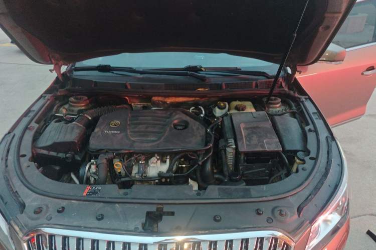 Used Buick LaCrosse 2014 2.0T SIDI Elite Tech Version Engine Bay