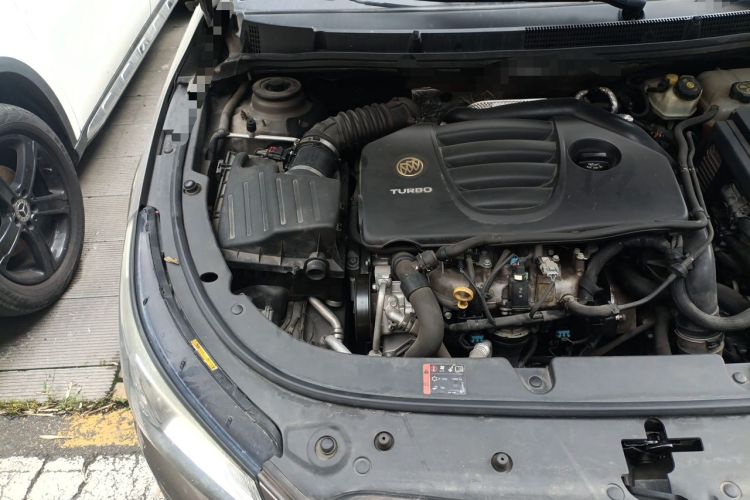 Used Buick LaCrosse 2014 2.0T SIDI Elite Tech Version Engine Bay Right