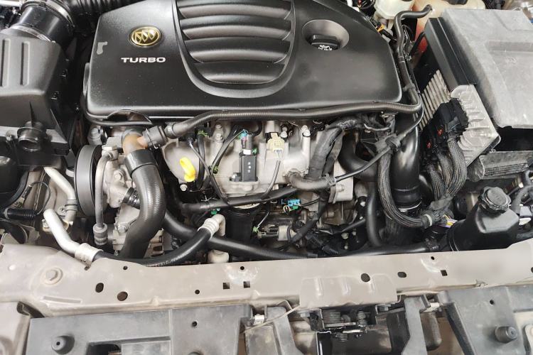 Used Buick LaCrosse 2014 2.0T SIDI Elite Tech Version Engine Bay