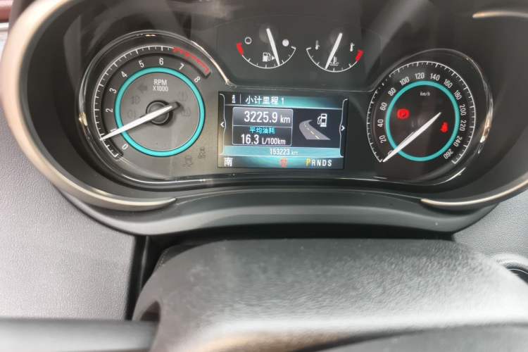 Used Buick LaCrosse 2014 2.0T SIDI Elite Tech Version Odometer Close Up