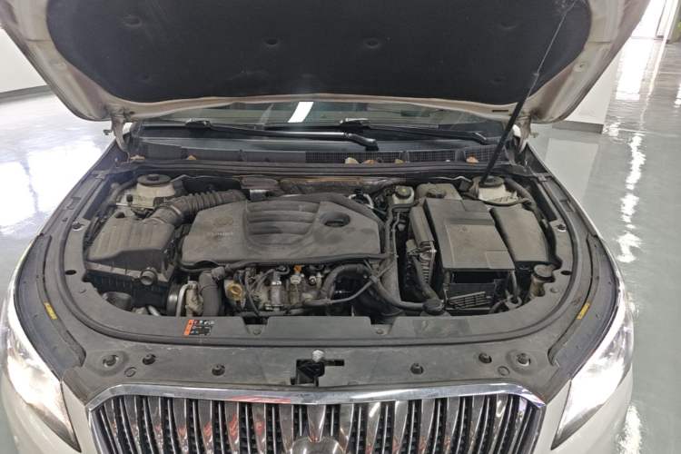 Used Buick LaCrosse 2014 2.0T SIDI Elite Tech Version Engine Bay