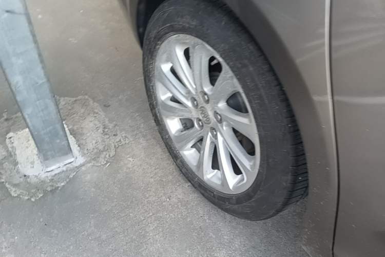 Used Buick LaCrosse 2014 2.0T SIDI Smart Luxury Flagship Edition Right Rear Wheel Hub