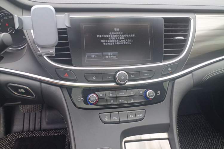 Used Buick LaCrosse 2016 Revised Version 28T Elite Edition Audio And AC Panel