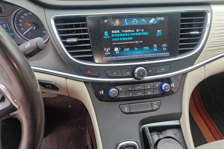 Used Buick LaCrosse 2016 30H Elite Edition Audio And AC Panel