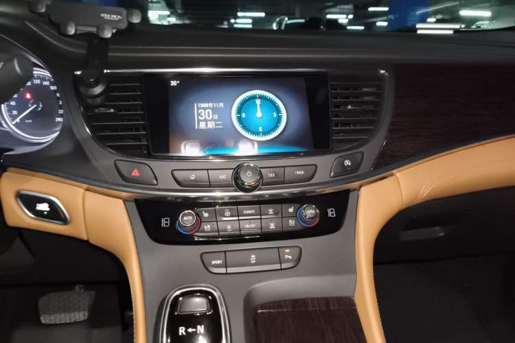 Used Buick LaCrosse 2016 20T Elite Edition Audio And AC Panel