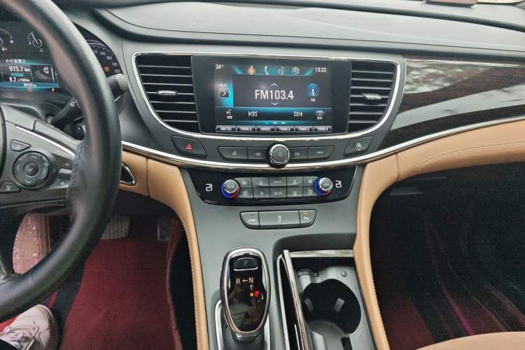 Used Buick LaCrosse 2016 20T Elite Edition Audio And AC Panel
