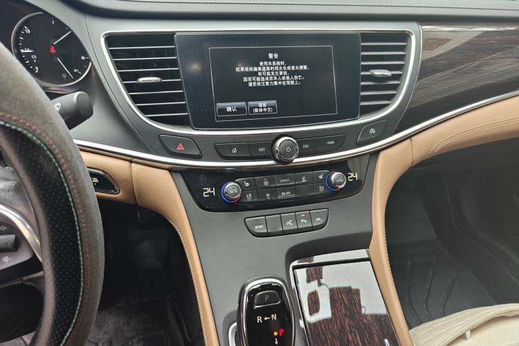 Used Buick LaCrosse 2016 28T Luxury Version Audio And AC Panel