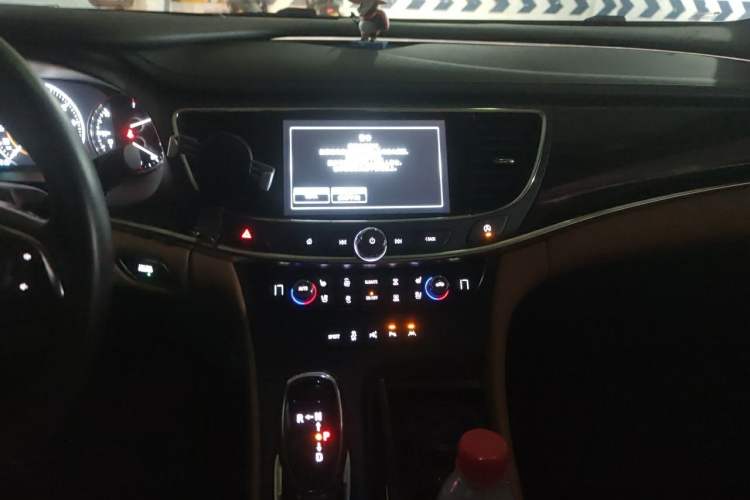 Used Buick LaCrosse 2016 20T Luxury Model Audio And AC Panel
