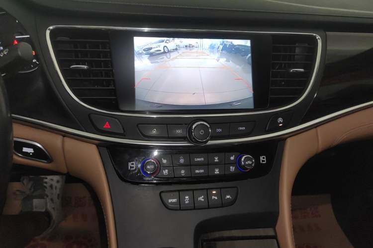 Used Buick LaCrosse 2016 20T Luxury Model Audio And AC Panel