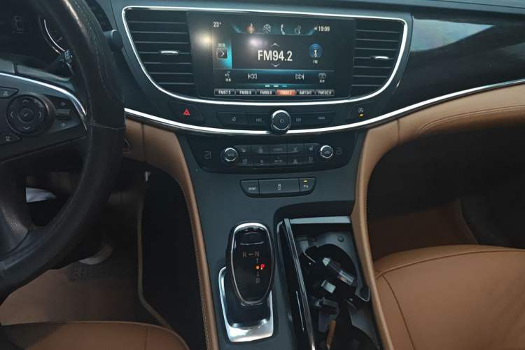 Used Buick LaCrosse 2016 20T Elite Edition Audio And AC Panel