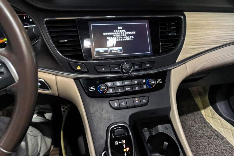 Used Buick LaCrosse 2016 30H Luxury Version Audio And AC Panel