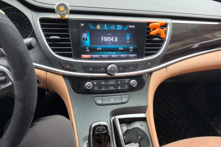 Used Buick LaCrosse 2016 20T Luxury Model Audio And AC Panel