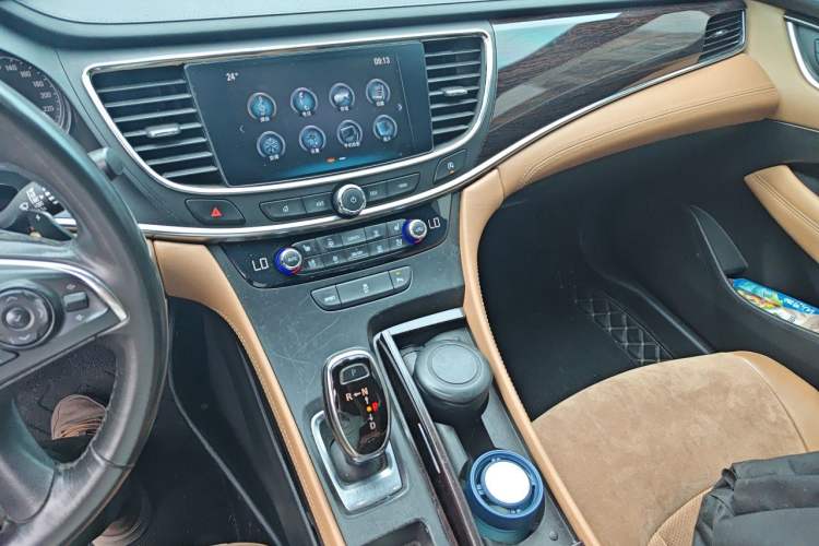 Used Buick LaCrosse 2016 20T Elite Edition Audio And AC Panel