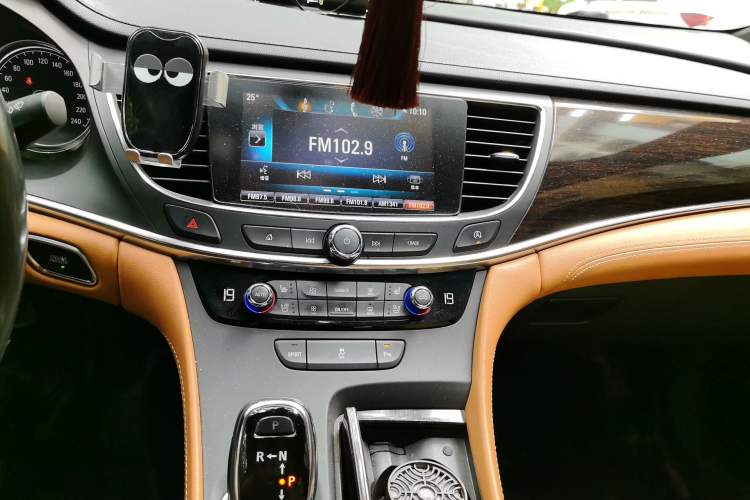 Used Buick LaCrosse 2016 20T Elite Edition Audio And AC Panel