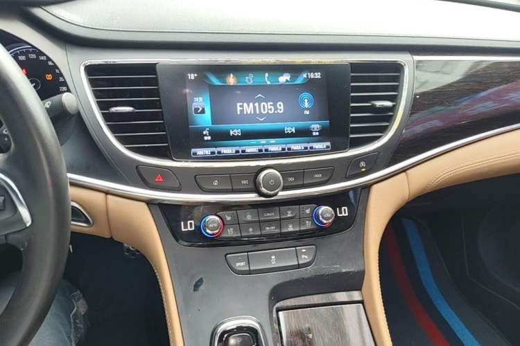 Used Buick LaCrosse 2016 20T Elite Edition Audio And AC Panel