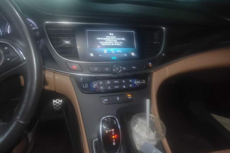 Used Buick LaCrosse 2016 28T Elite Model Audio And AC Panel