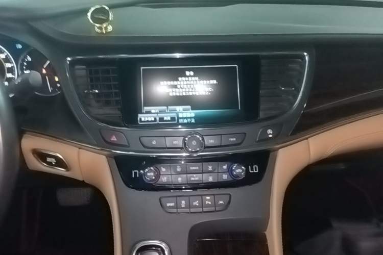 Used Buick LaCrosse 2016 20T Luxury Model Audio And AC Panel