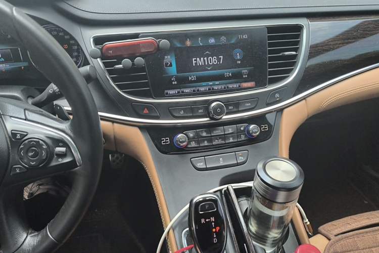 Used Buick LaCrosse 2016 20T Elite Edition Audio And AC Panel
