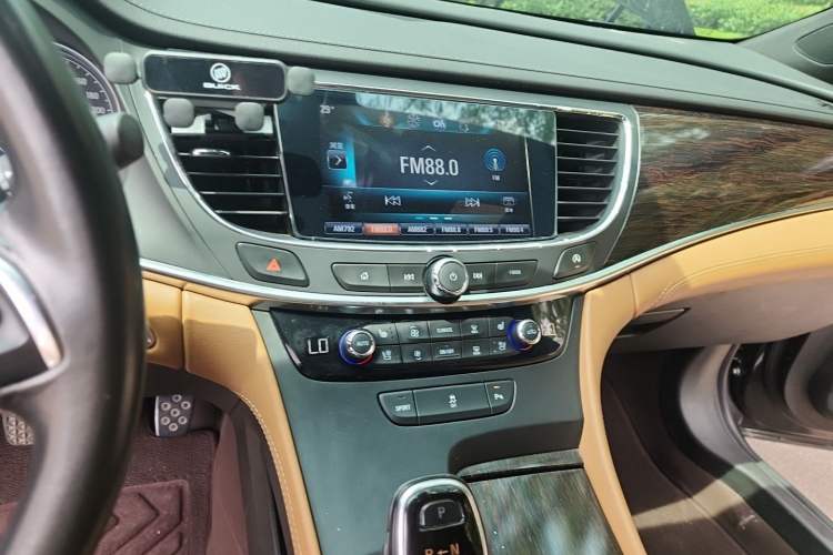 Used Buick LaCrosse 2016 20T Elite Edition Audio And AC Panel