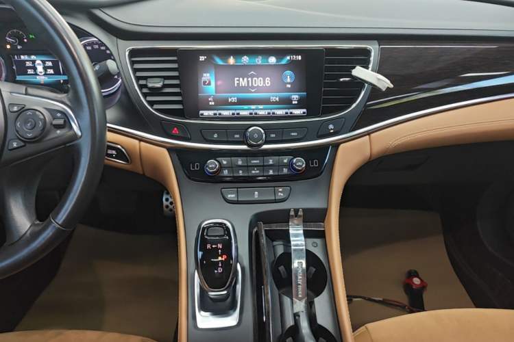 Used Buick LaCrosse 2016 20T Elite Edition Audio And AC Panel