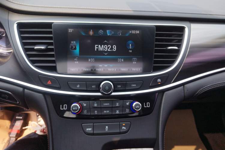 Used Buick LaCrosse 2016 20T Elite Edition Audio And AC Panel