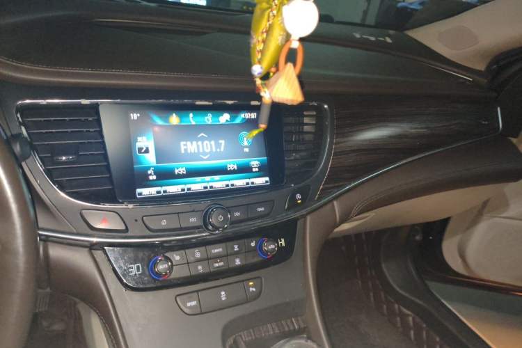 Used Buick LaCrosse 2016 20T Leading Model Audio And AC Panel