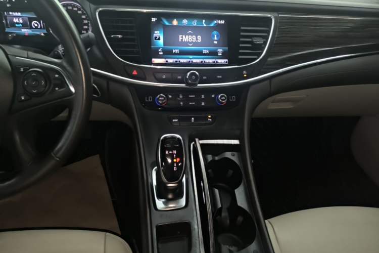 Used Buick LaCrosse 2016 20T Leading Model Audio And AC Panel