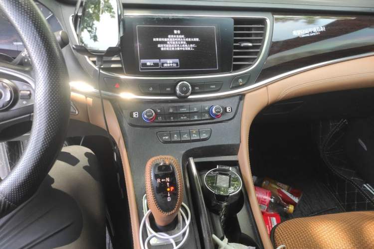 Used Buick LaCrosse 2016 28T Luxury Version Audio And AC Panel