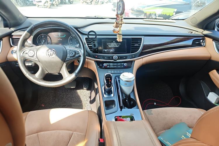 Used Buick LaCrosse 2016 20T Luxury Model Center Console