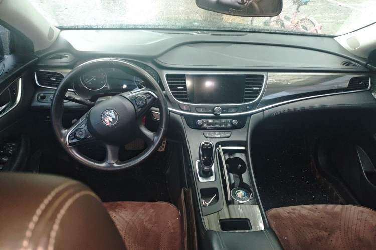 Used Buick LaCrosse 2016 Revised Version 28T Elite Edition Center Console