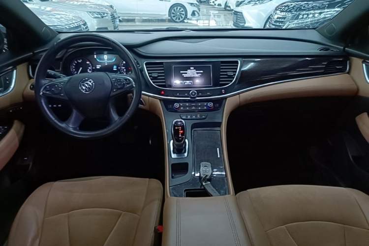 Used Buick LaCrosse 2016 28T Luxury Version Center Console