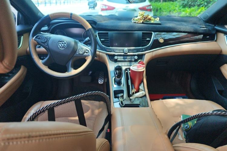 Used Buick LaCrosse 2016 20T Luxury Model Center Console
