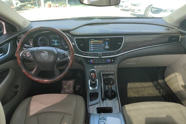 Used Buick LaCrosse 2016 Revised 20T Leading Edition Center Console