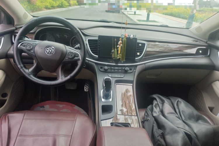 Used Buick LaCrosse 2016 Revised 20T Leading Edition Center Console