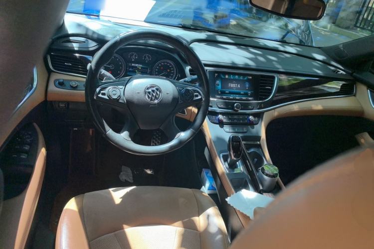 Used Buick LaCrosse 2016 20T Elite Edition Center Console