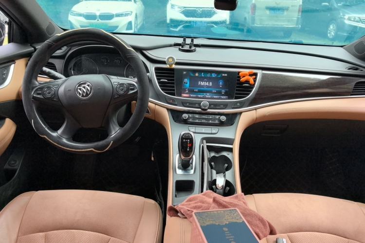 Used Buick LaCrosse 2016 20T Luxury Model Center Console