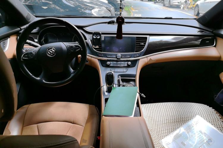 Used Buick LaCrosse 2016 20T Elite Edition Center Console