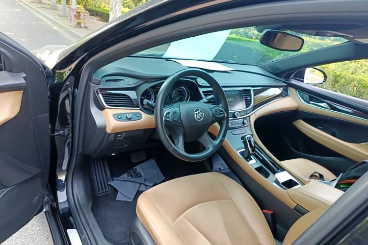 Used Buick LaCrosse 2016 20T Elite Edition Center Console