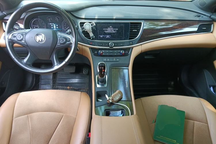 Used Buick LaCrosse 2016 28T Premium Edition Center Console