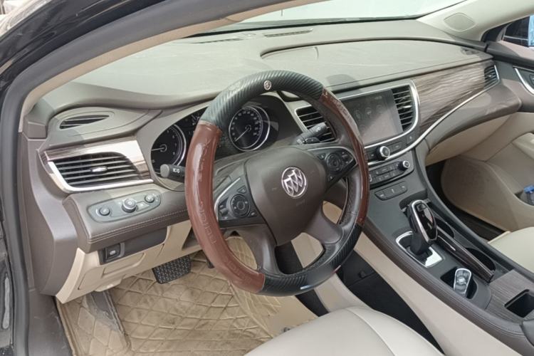 Used Buick LaCrosse 2016 Revised 20T Leading Edition Center Console